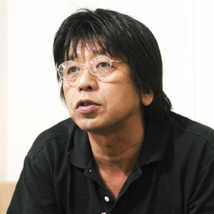 森達也
